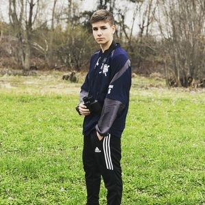 Meet your Posher, Dameon